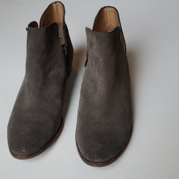 SPLENDID nubuck Hamptyn ankle bootie in smoke 7.5 - Picture 9 of 14